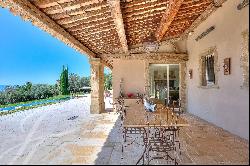 Châteauneuf-Grasse -Unique property with panoramic views of the hills and sea