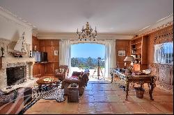 Chateauneuf-Grasse -Unique property with panoramic views of the hills and sea