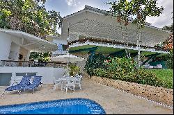Beachfront house in Angra dos Reis