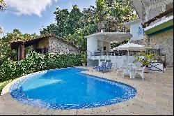Beachfront house in Angra dos Reis