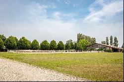 Zerbolò (PV) SPLENDID RESIDENCE WITH EQUESTRIAN CLUB