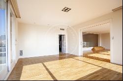 RENOVATED PENTHOUSE IN TURO PARC, Barcelona 08021