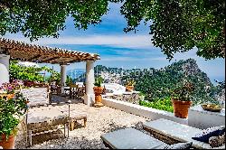 Villa del Solaro - beautiful villa in Capri overlooking the Faraglioni