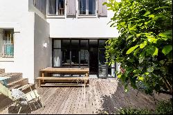 BEAUTIFUL HOUSE OF 257 M² WITH TERRACE AND POOL