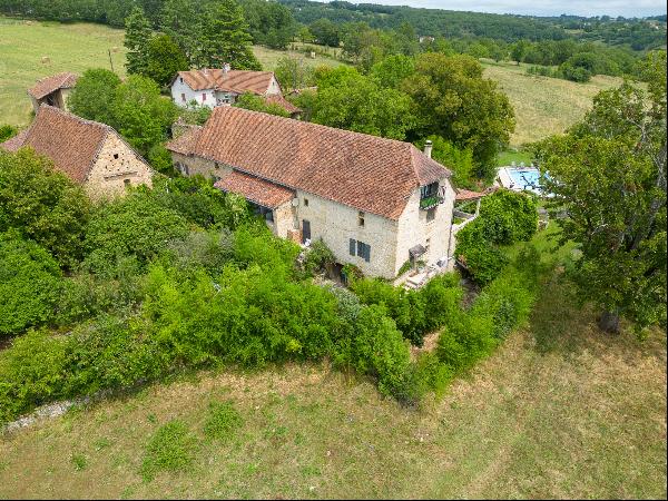 Charming 14th-century hamlet - Gites and Chambres d'hotes