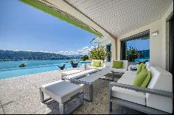 An exceptional property with panoramic view over Lake Annecy