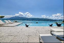 An exceptional property with panoramic view over Lake Annecy