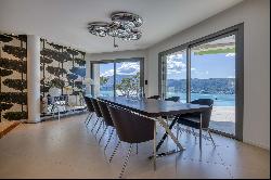 An exceptional property with panoramic view over Lake Annecy