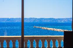 Marseille 7th, Corniche Kennedy - Villa first line sea view