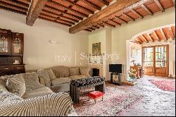 Villa in the countryside of Lucca a stone's throw from the sea