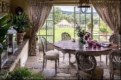 Exquisite farmhouse close to Florence