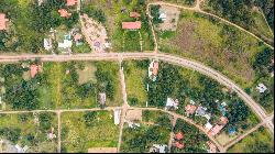 Vast residential lot on Ave. Surubi'i