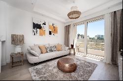 La Croisette in Cannes - Completely renovated 2-room apartment.