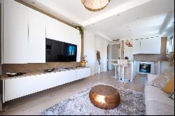 Sole agent La Croisette in Cannes - Luxury renovated 2-room apartment.