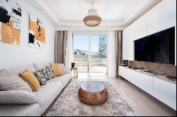 Sole agent La Croisette in Cannes - Luxury renovated 2-room apartment.