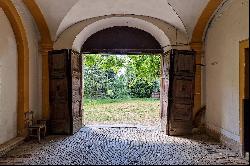 Magnificent 19th Century villa in the Marche countryside