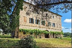 Magnificent 19th Century villa in the Marche countryside