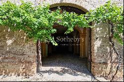 Magnificent 19th Century villa in the Marche countryside