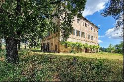 Magnificent 19th Century villa in the Marche countryside