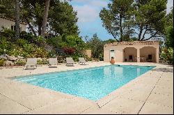 RARE PROPERTY AND TOP NEIGHBORHOOD IN VENTABREN (AIX WEST 15 MIN)