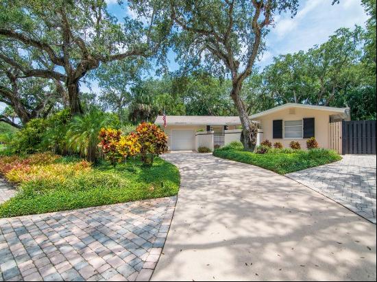 535 Flamevine Lane, Vero Beach FL 32963