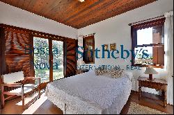 House on top of a hill in Teresópolis with a view of Dedo de Deus