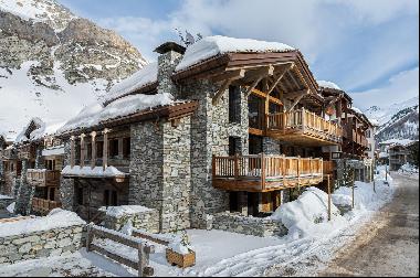 Exceptional chalet in the heart of th old village of Val-d'Isère