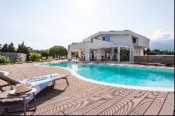 Exclusive newly built villa with swimming pool