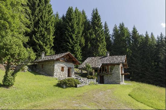 Ancient mountain farm with exclusive privacy