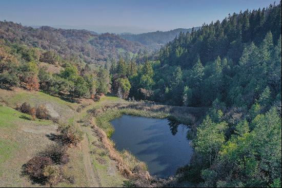 4100 Wallace Creek Road, Healdsburg, CA 95448