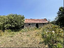 LANDUNVEZ, 16TH CENTURY MANOR, PARTIALLY RENOVATED, SEA BY WALK