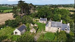 LANDUNVEZ, 16TH CENTURY MANOR, PARTIALLY RENOVATED, SEA BY WALK