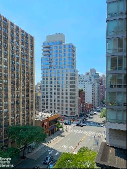 330 THIRD AVENUE 9G in Murray Hill Kips Bay, New York