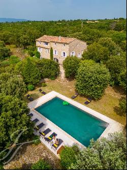 Nice Bastide with a Privileged location, walking distance to the village