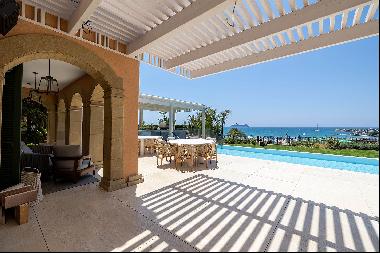 Truly luxurious mansion with beach access in Limassol