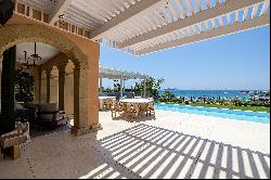 Truly luxurious mansion with beach access in Limassol