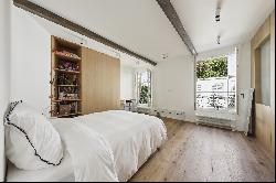 Paris 7th - Rue du Bac beautiful renovated house