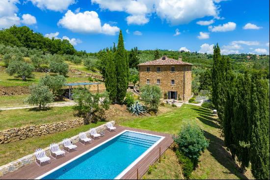 Elegant country house with pool in Civitella Val di Chiana