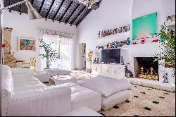 Mansion on Marbella's Golden Mile with direct access to the beach