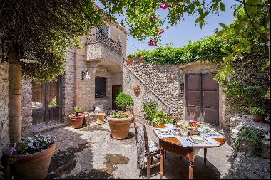 Independent house in the historic center of Erice