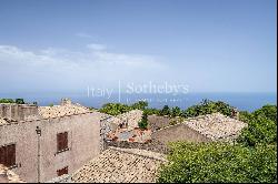 Independent house in the historic center of Erice