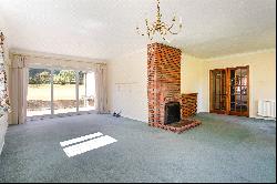 Rignall Road, Great Missenden, Buckinghamshire, HP16 9PE