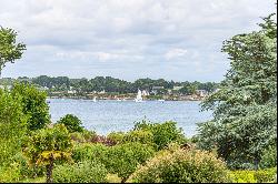 La Trinité-sur-Mer, Morbihan, seaside villa for rent 100 m from the beach.