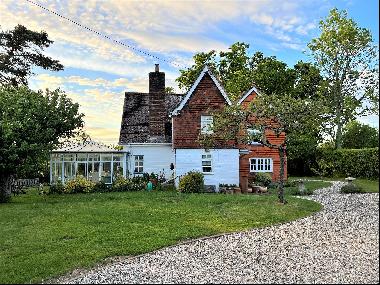 Charming period cottage with 0.66 acre garden in a delightful rural setting surrounded by 