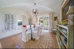 Traditional Andalusian-style frontline golf villa in an exclusiv, San Roque 11360