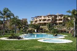 Select apartment in a prestigious gated complex with fabulous vi, Benahavis 29679