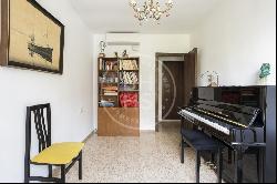 BRIGHT 138 SQM APARTMENT IN THE CENTER OF BARCELONA, Barcelona 08007