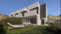 Modern townhouse in an off-plan complex of 9 units situated only, Rincon de la Victoria 29