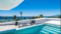 Villa for sale in Málaga, Marbella, Los Monteros Playa, Marbella 29603