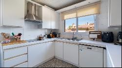 Spacious apartment with 4 garage spaces for sale in Son Armadams, Palma de Mallorca 07014